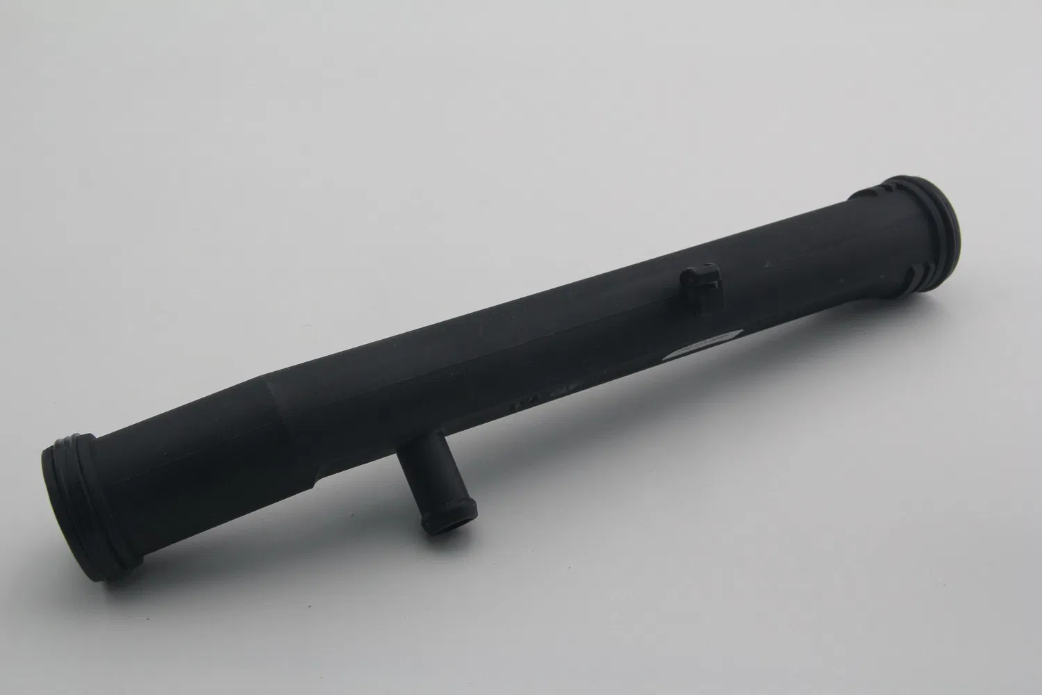 Senp 8K0 121 081ca Tuyau d'expansion de liquide de refroidissement pour Audi 8K0121081ca